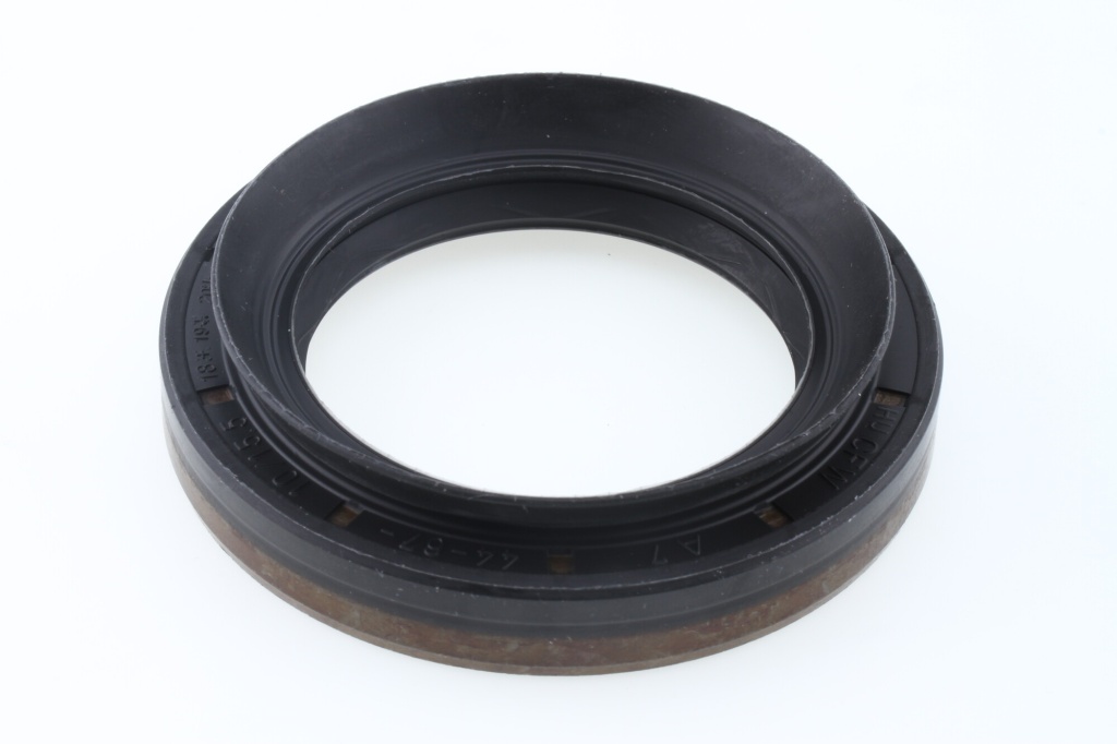 Bague d'étanchéité Ford Mondeo II 96> de l'arbre de transmission 2.2 TDCi 44x67x10/15.5 — Réf. CT 01025620B