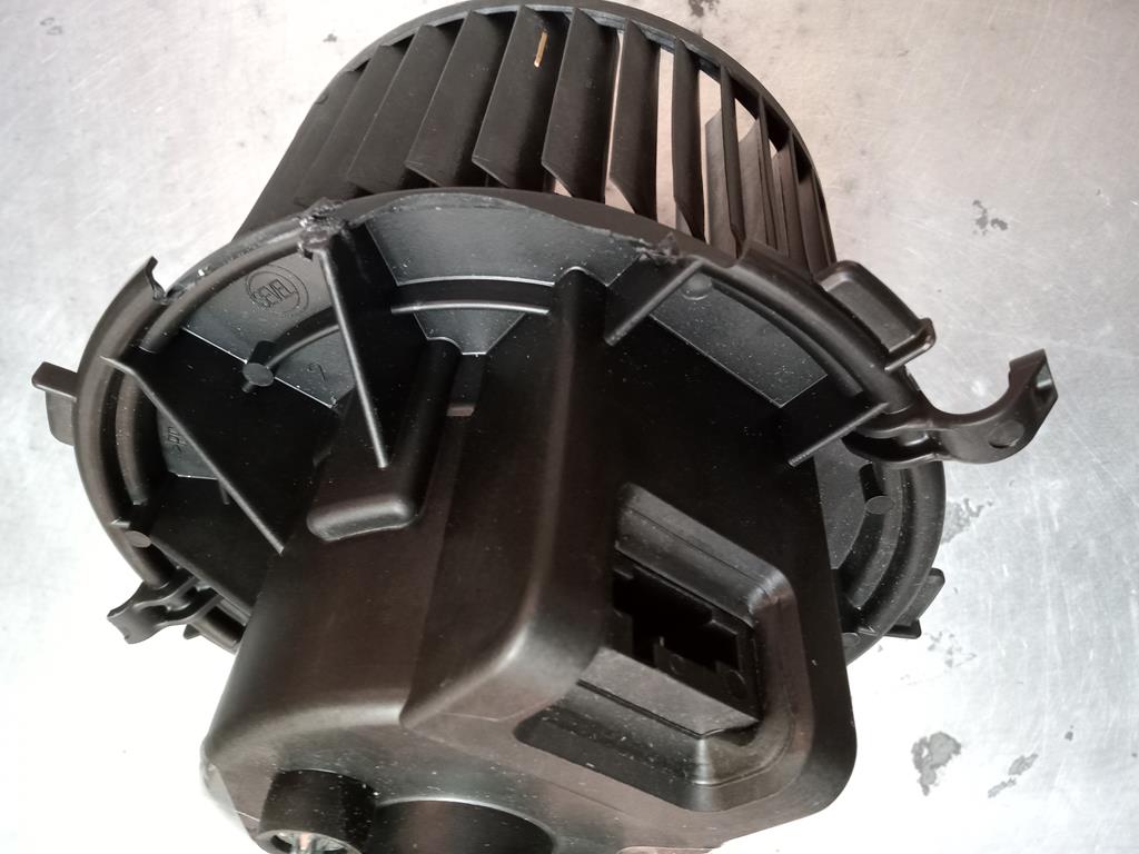 Pulseur d'air habitacle Fiat Ducato 06>/ 14> klimatyzacja 2-PIN, urwany attache, uszkodzona boîtier — Réf. USZK OR 77364090-02